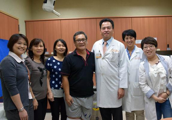 馬來西亞葉先生與醫療團隊