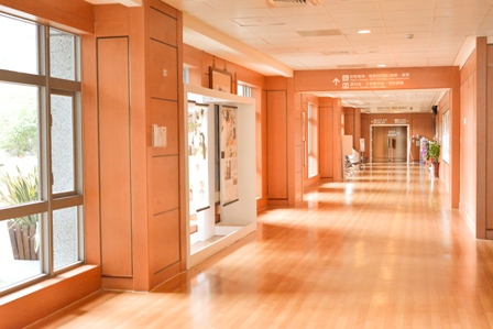 台北慈濟醫院走廊