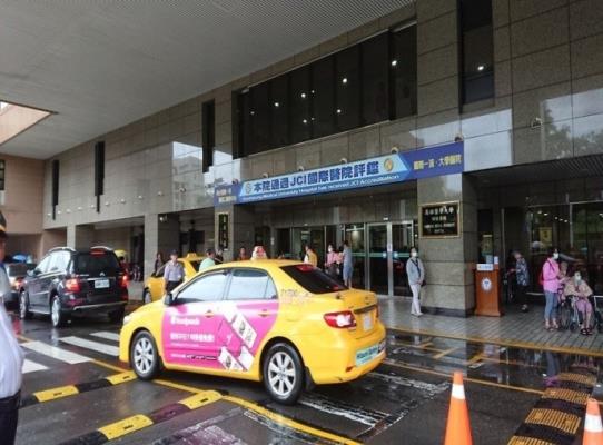 Front door of Tzyou 1st Road, (front door of Building Chi- Chuan)