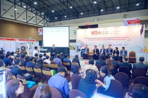 Changhua Christian Hospital, which is cooperating with Thailand under the New Southbound Policy’s One Country, One Center program, hosts a presentation at the Medical Devices ASEAN exhibition in Bangkok, which took place from July 10 to 12.