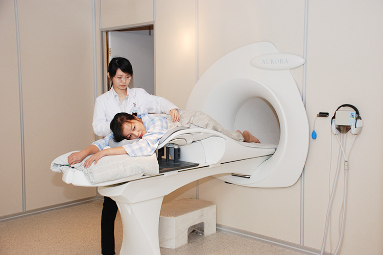 Breast MRI scanner